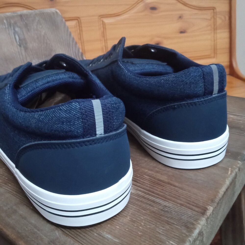 Xray Footwear Men's Size 10.5 Maaemo Low Top Sneakers - Picture 7 of 12